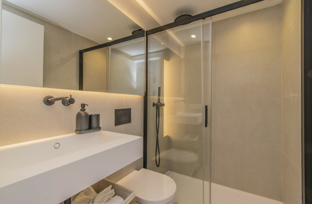 Middle Floor Apartment Marbella Málaga - image 6