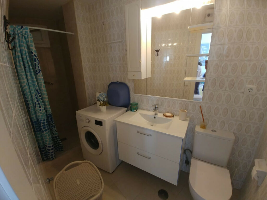 Middle Floor Apartment Fuengirola Málaga - image 6
