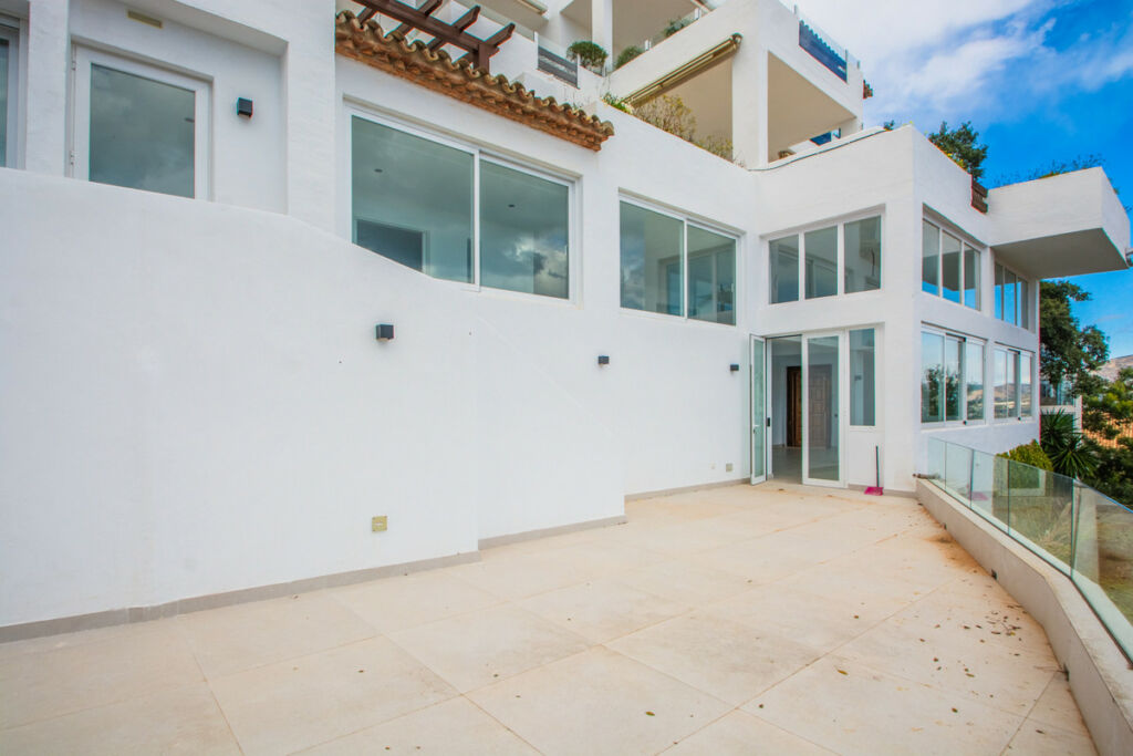 Middle Floor Apartment La Mairena Málaga - image 6