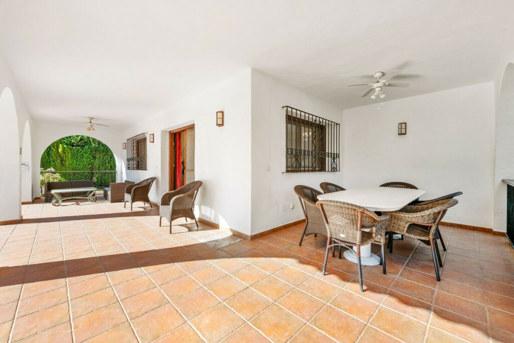 Detached Villa Atalaya Málaga - image 6