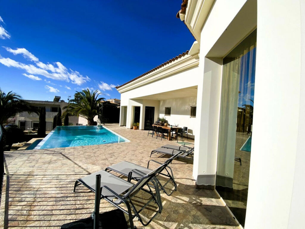 Detached Villa Busot Alicante - image 6