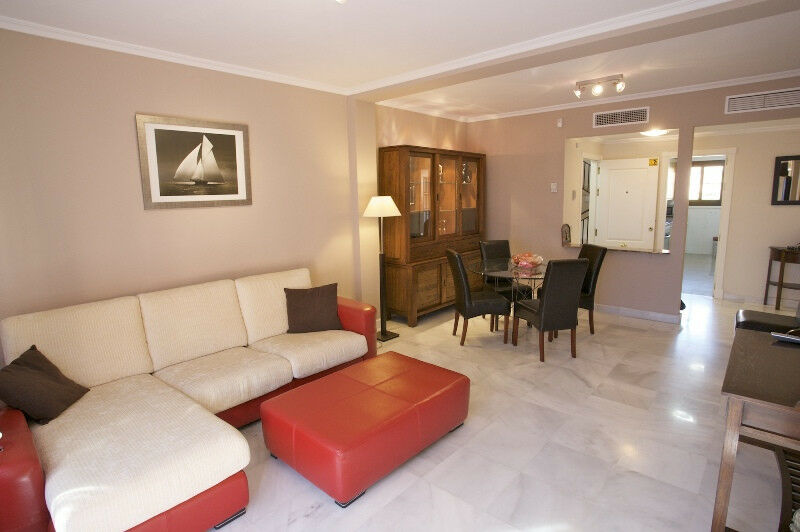 Middle Floor Apartment Estepona Málaga - image 7