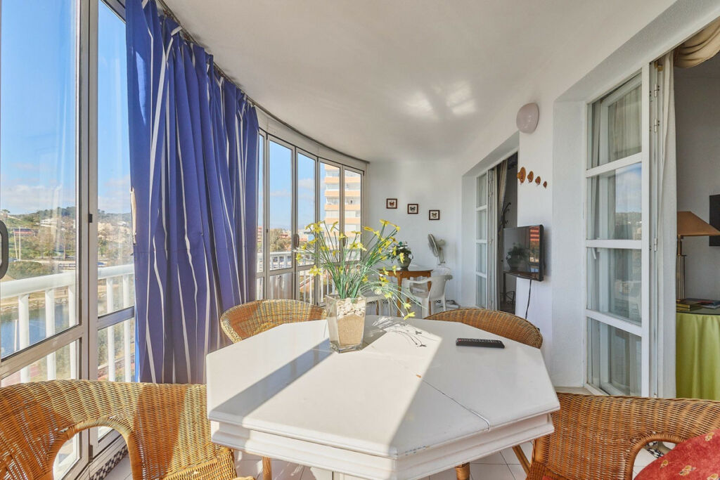 Middle Floor Apartment Fuengirola Málaga - image 7