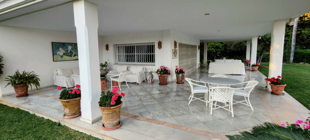 Detached Villa Guadalmina Baja Málaga - image 7