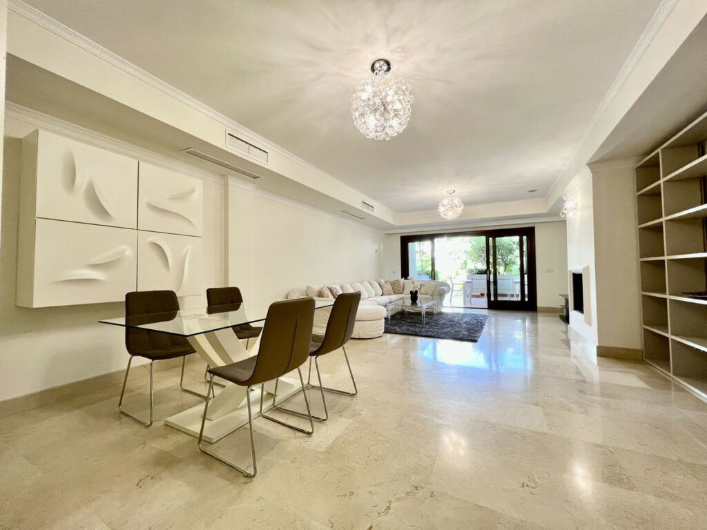 Ground Floor Apartment The Golden Mile Málaga - image 7