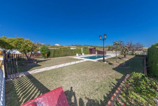 Detached Villa El Padron Málaga - image 7