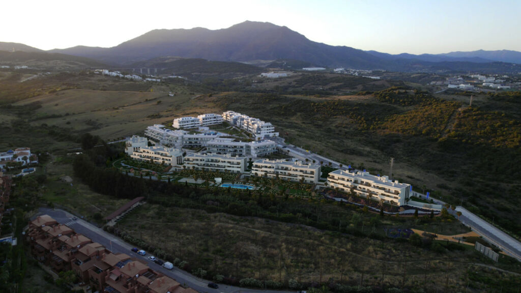 Middle Floor Apartment Estepona Málaga - image 18
