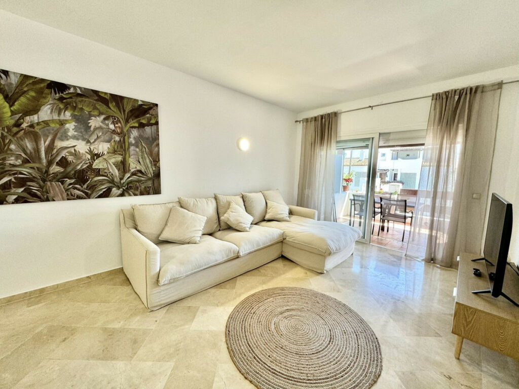 Middle Floor Apartment Costalita Málaga - image 7
