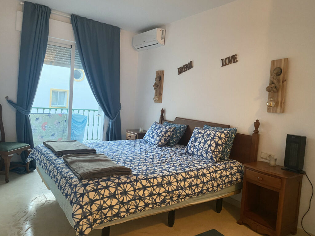 Middle Floor Apartment Carib Playa Málaga - image 8