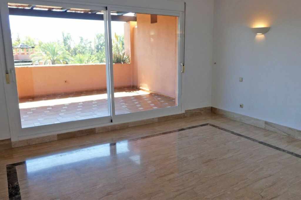 Penthouse Duplex Guadalmina Baja Málaga - image 8
