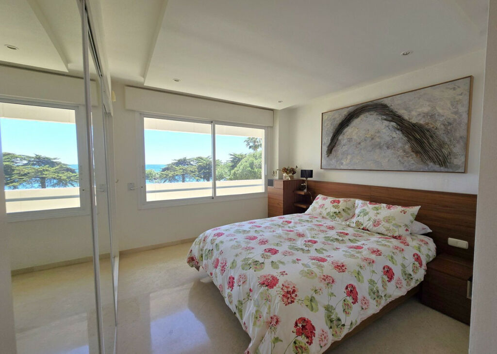 Middle Floor Apartment Estepona Málaga - image 8