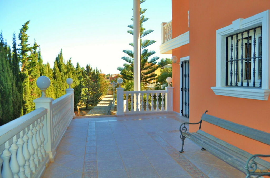 Detached Villa Calpe Alicante - image 8