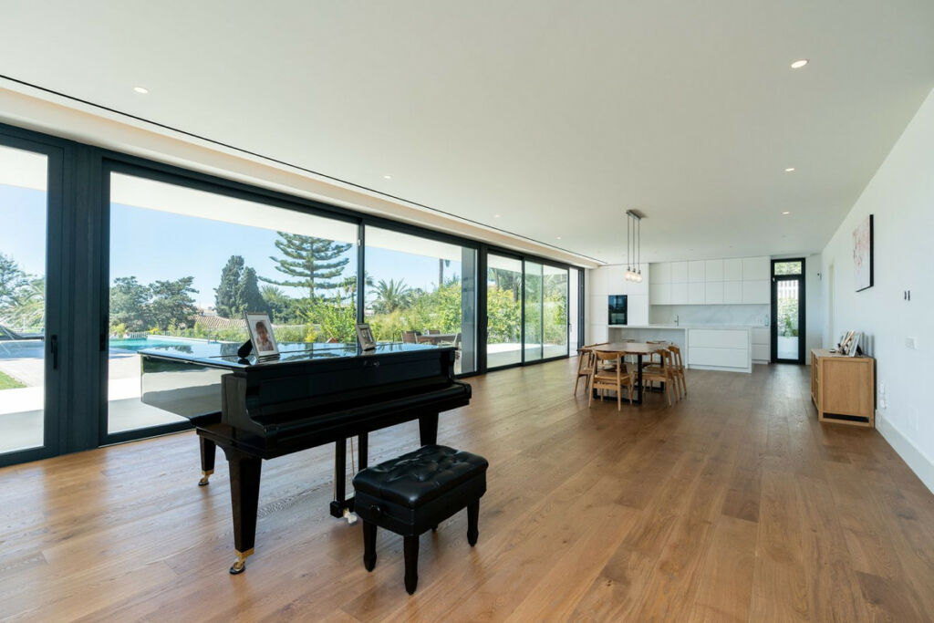 Detached Villa Marbesa Málaga - image 8