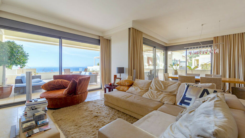 Penthouse Duplex Altos de los Monteros Málaga - image 8