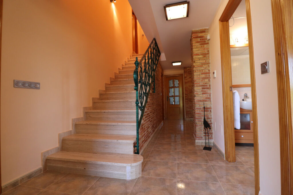 Detached Villa Algorfa Alicante - image 8