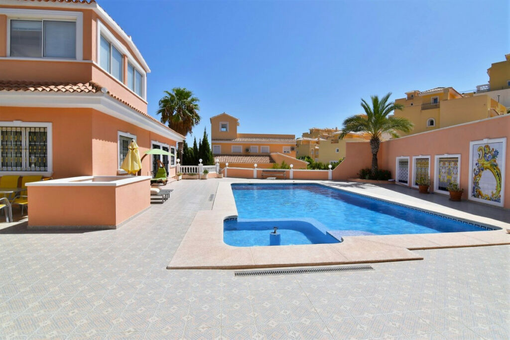Detached Villa Calpe Alicante - image 9