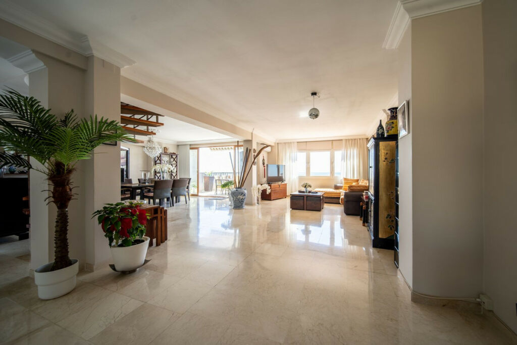 Penthouse Fuengirola Málaga - image 9