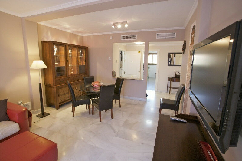 Middle Floor Apartment Estepona Málaga - image 9