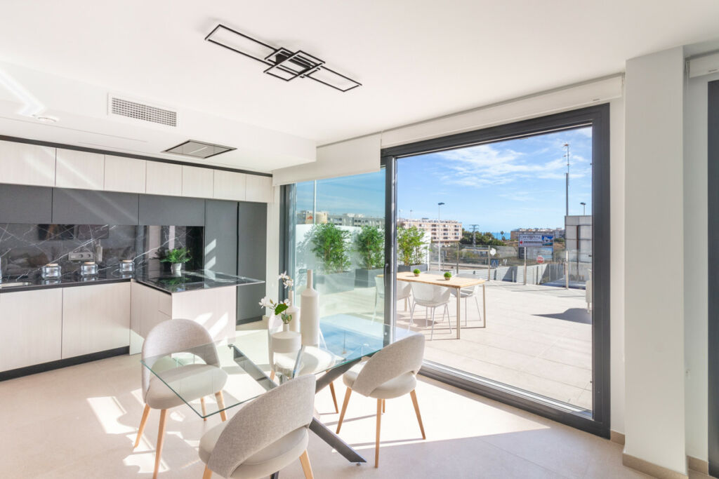 Top Floor Apartment Guardamar del Segura Alicante - image 9