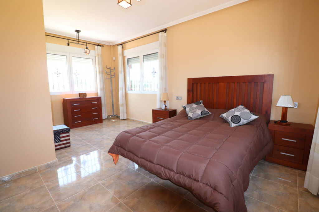 Detached Villa Algorfa Alicante - image 9