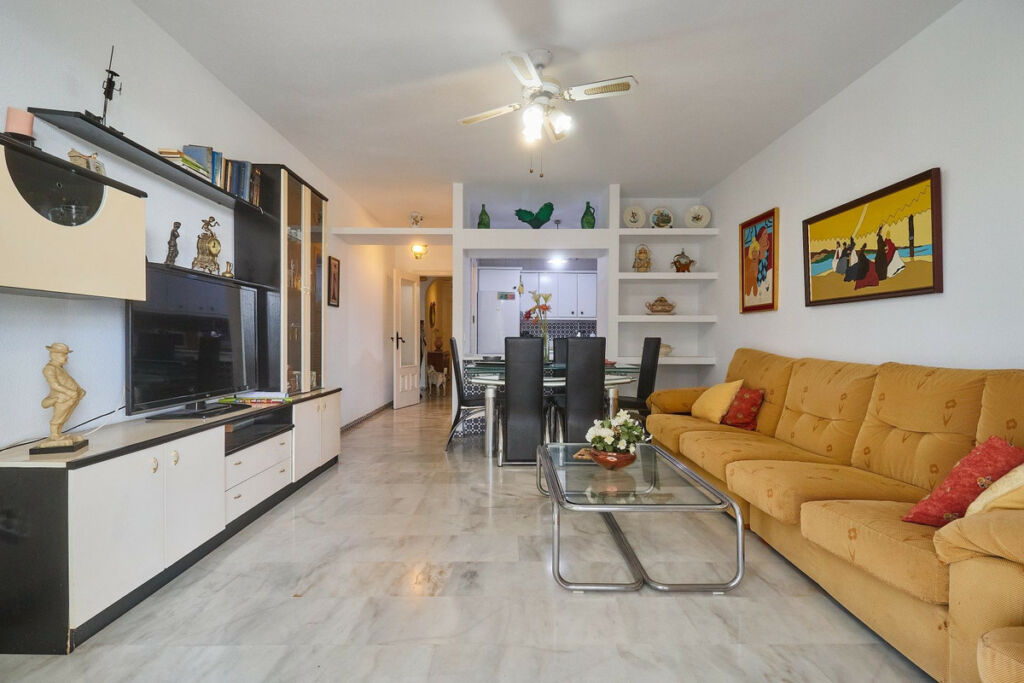 Middle Floor Apartment Fuengirola Málaga - image 9