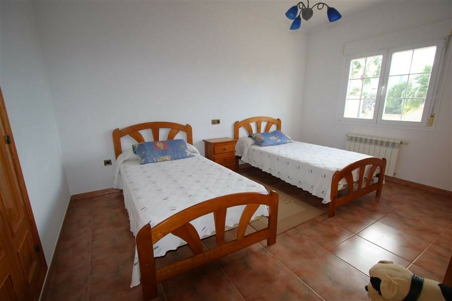 Detached Villa Los Pinos Alicante - image 9