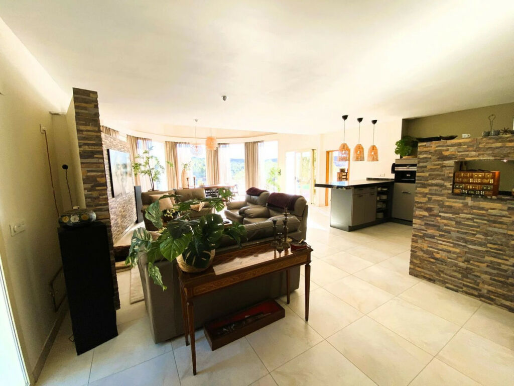 Detached Villa Busot Alicante - image 9