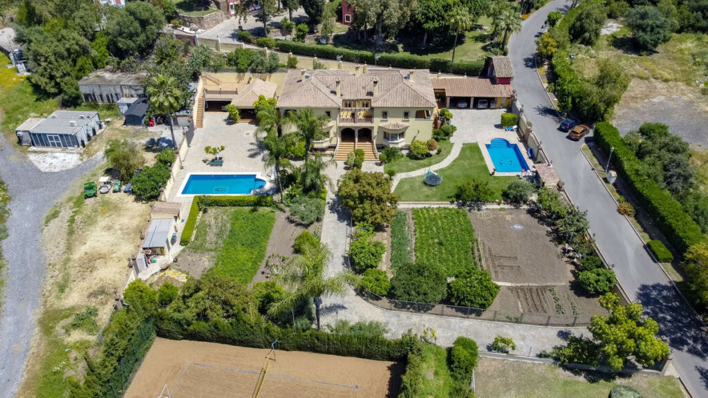 Detached Villa Benahavís Málaga - image 10