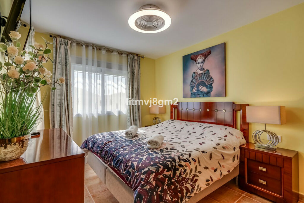 Townhouse Calahonda Málaga - image 10