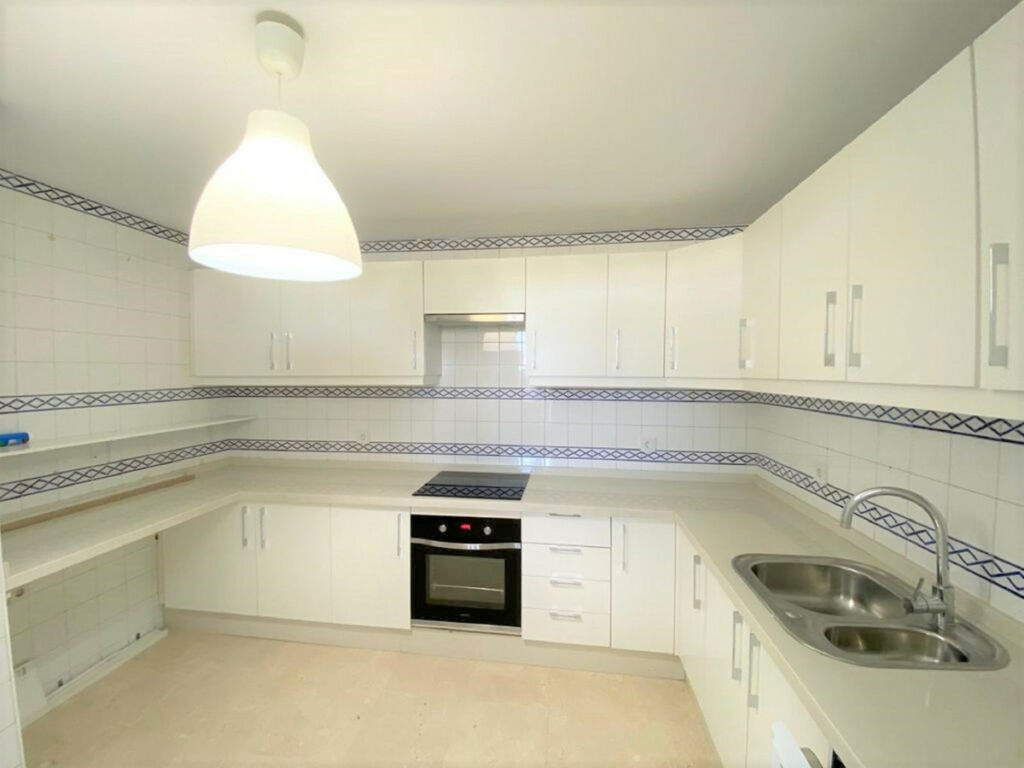 Middle Floor Apartment Guadalmina Alta Málaga - image 12