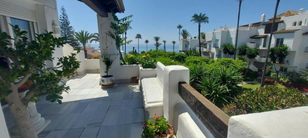 Penthouse Estepona Málaga - image 11