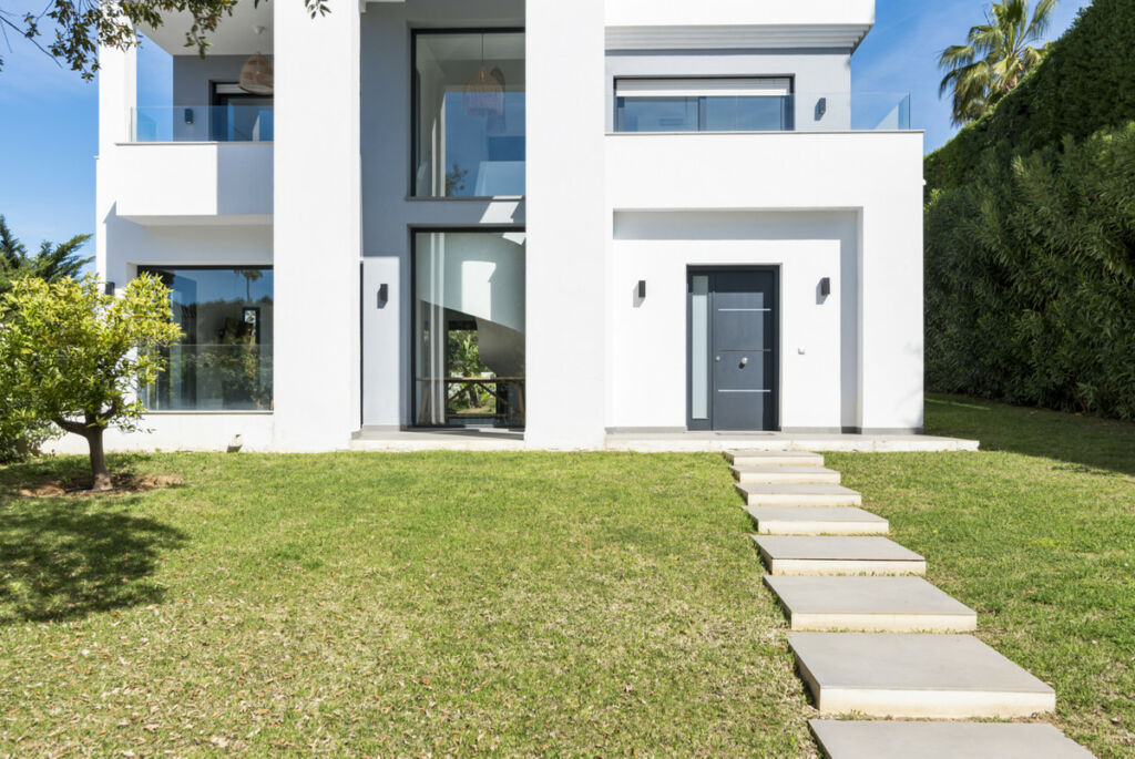 Detached Villa Las Chapas Málaga - image 11