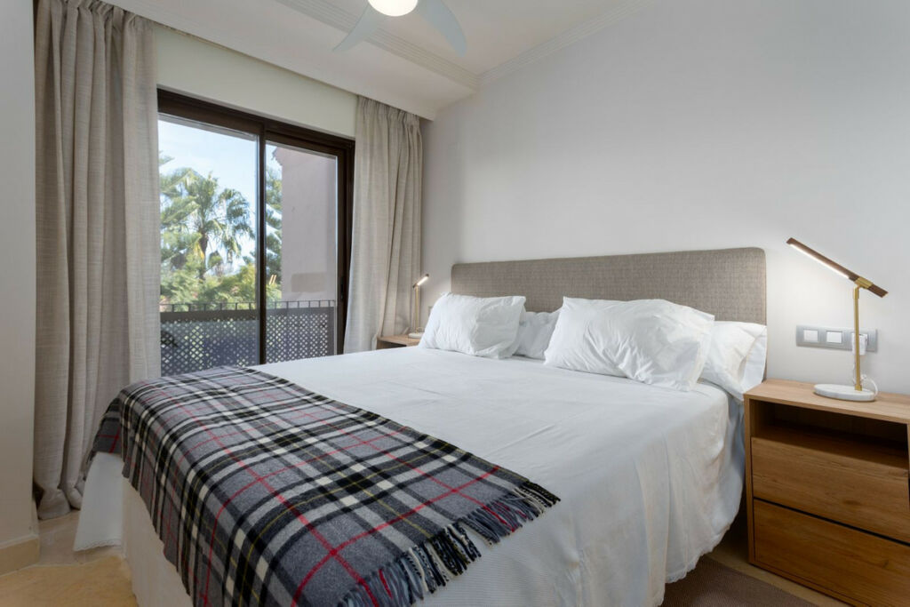 Penthouse Guadalmina Baja Málaga - image 11