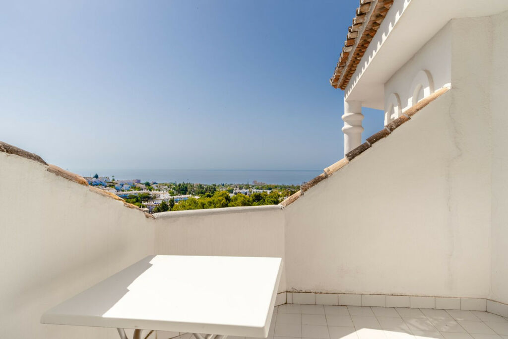 Penthouse Calahonda Málaga - image 12