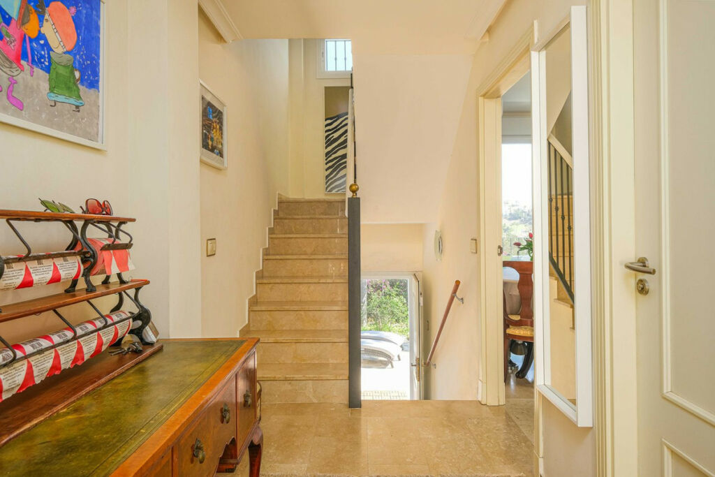 Semi-Detached House Riviera del Sol Málaga - image 11