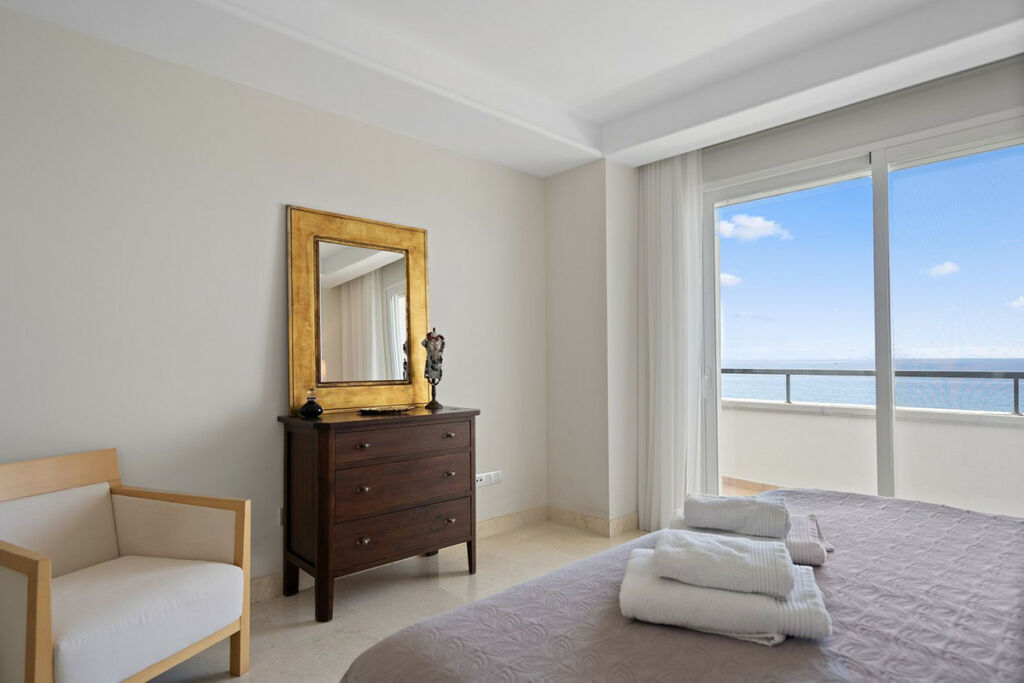 Middle Floor Apartment New Golden Mile Málaga - image 12