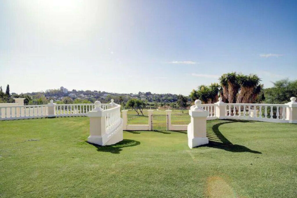 Detached Villa Benahavís Málaga - image 12