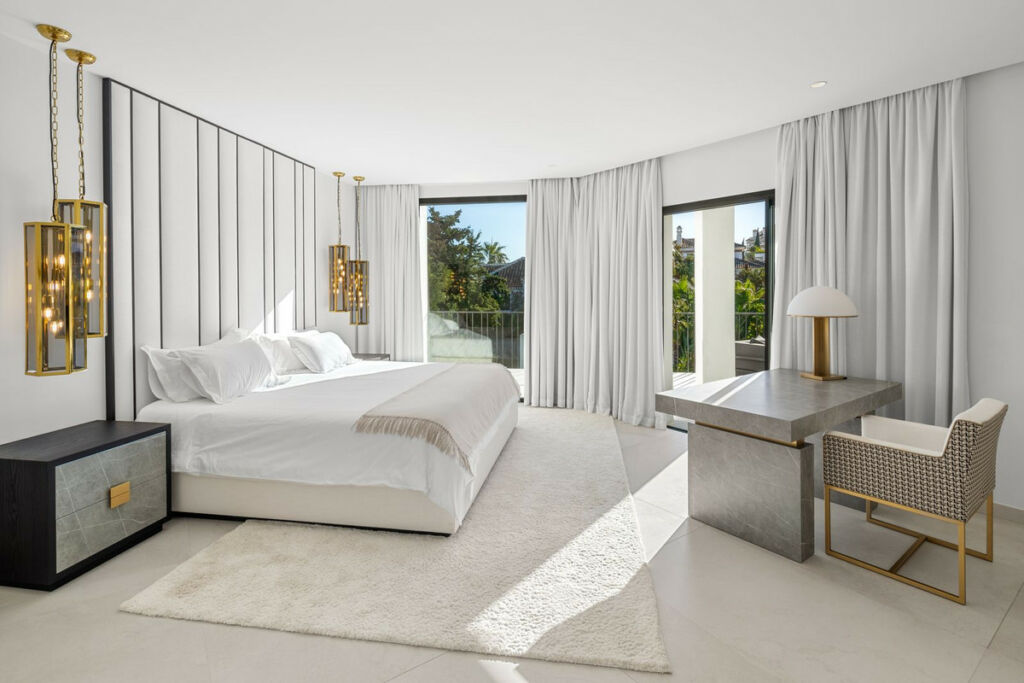 Detached Villa Marbella Málaga - image 12