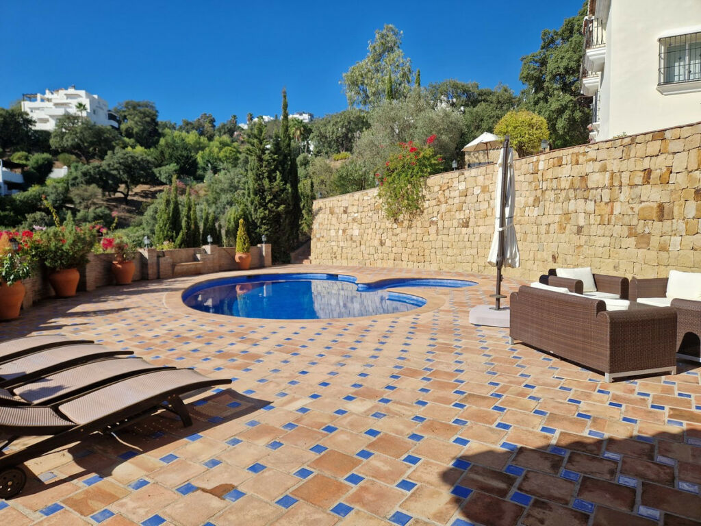 Detached Villa La Mairena Málaga - image 12