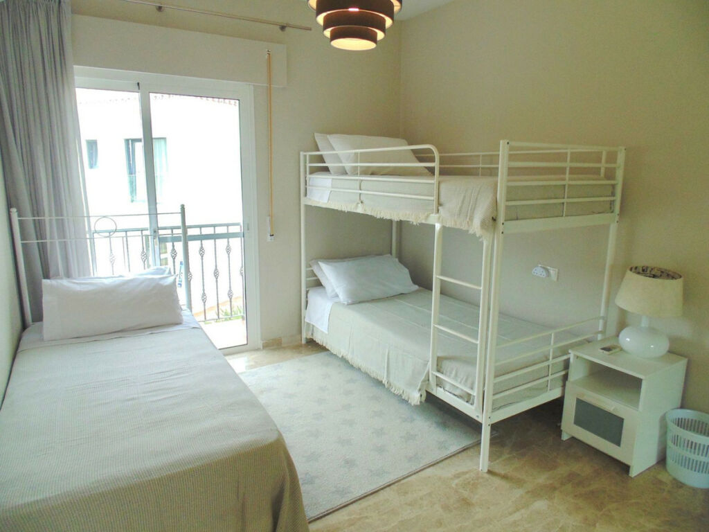 Detached Villa Calahonda Málaga - image 13