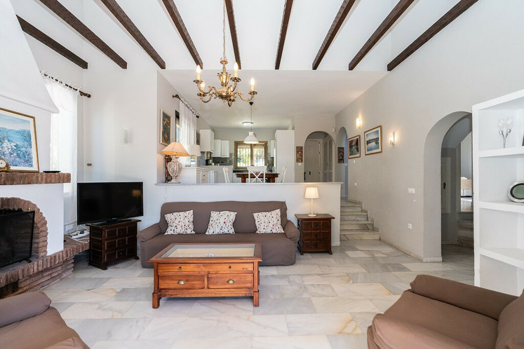 Detached Villa Marbesa Málaga - image 9