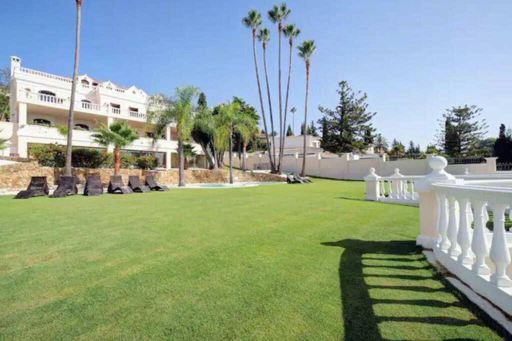 Detached Villa Benahavís Málaga - image 14