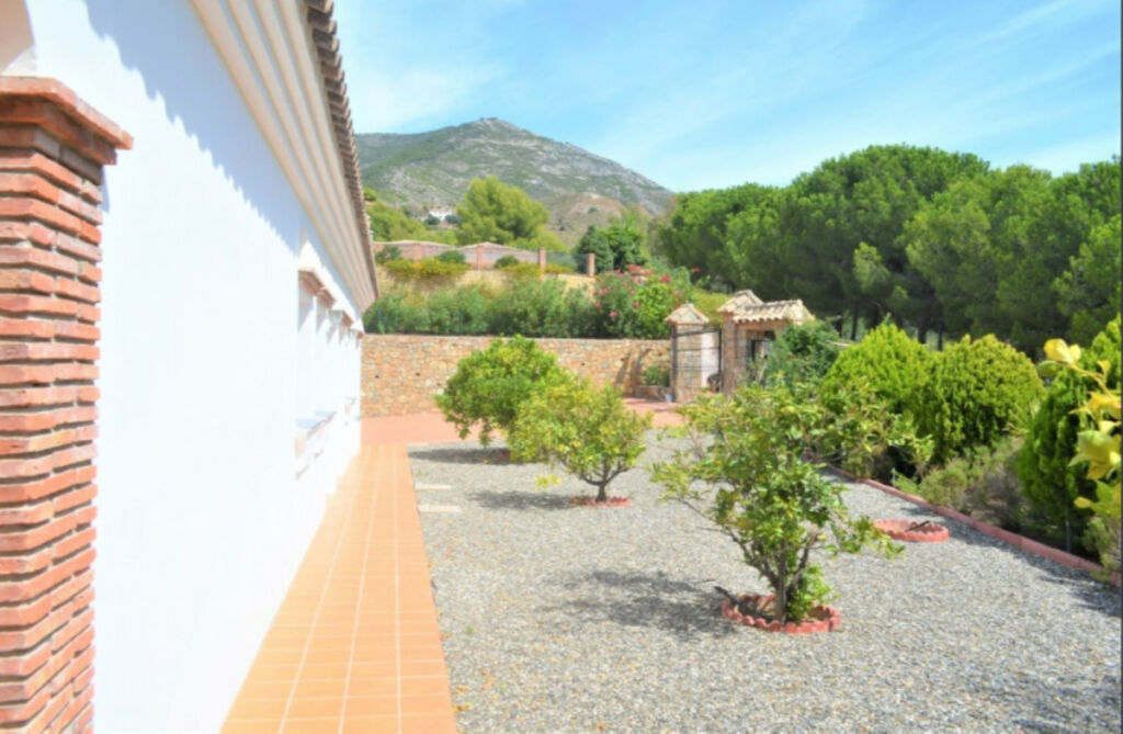 Detached Villa Mijas Málaga - image 14