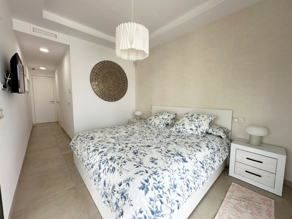 Middle Floor Apartment Estepona Málaga - image 12