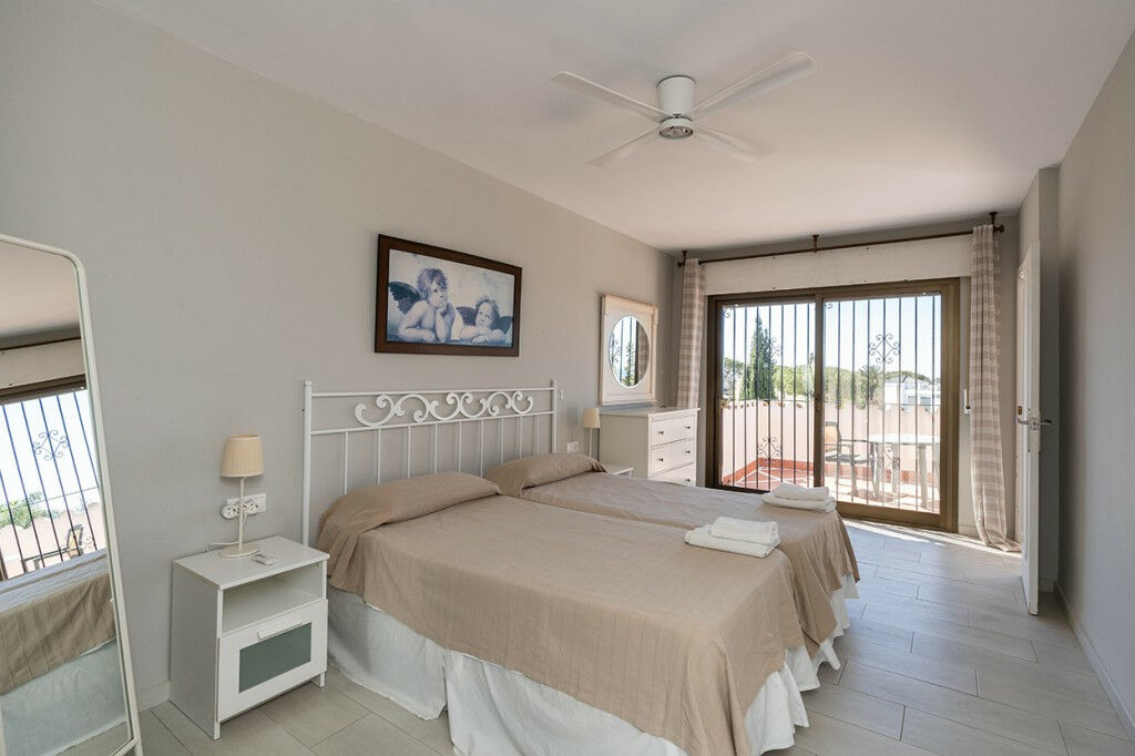 Detached Villa Marbesa Málaga - image 17