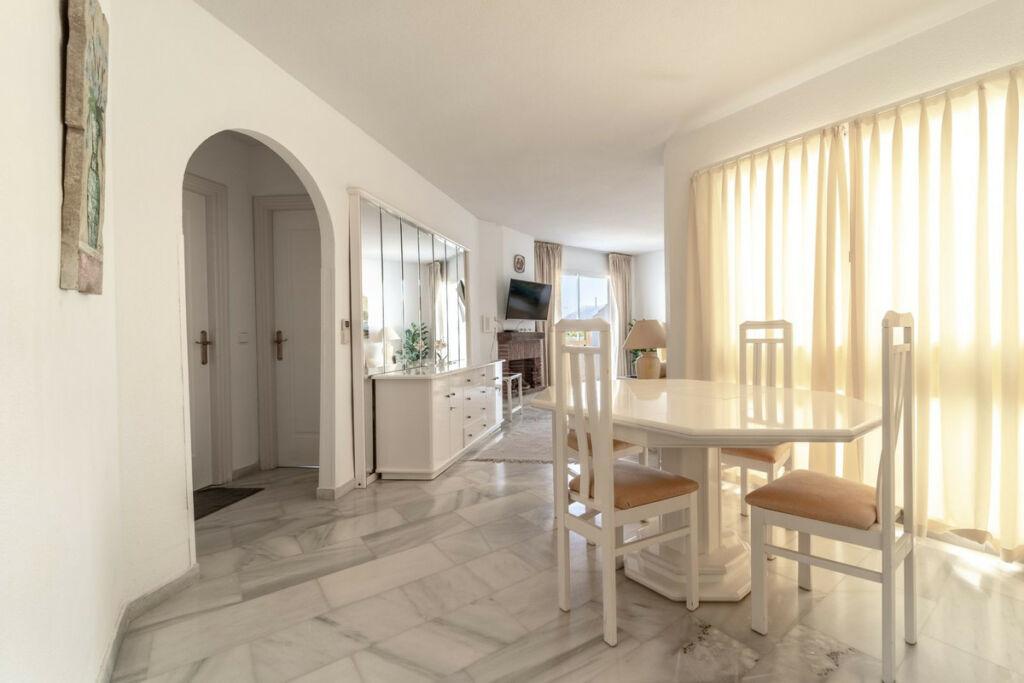 Penthouse Calahonda Málaga - image 17