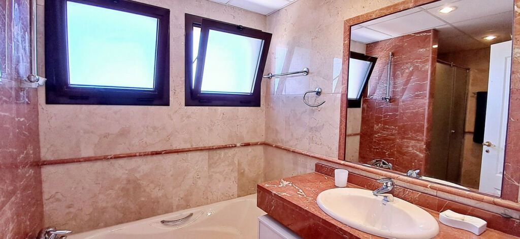 Penthouse Duplex New Golden Mile Málaga - image 16