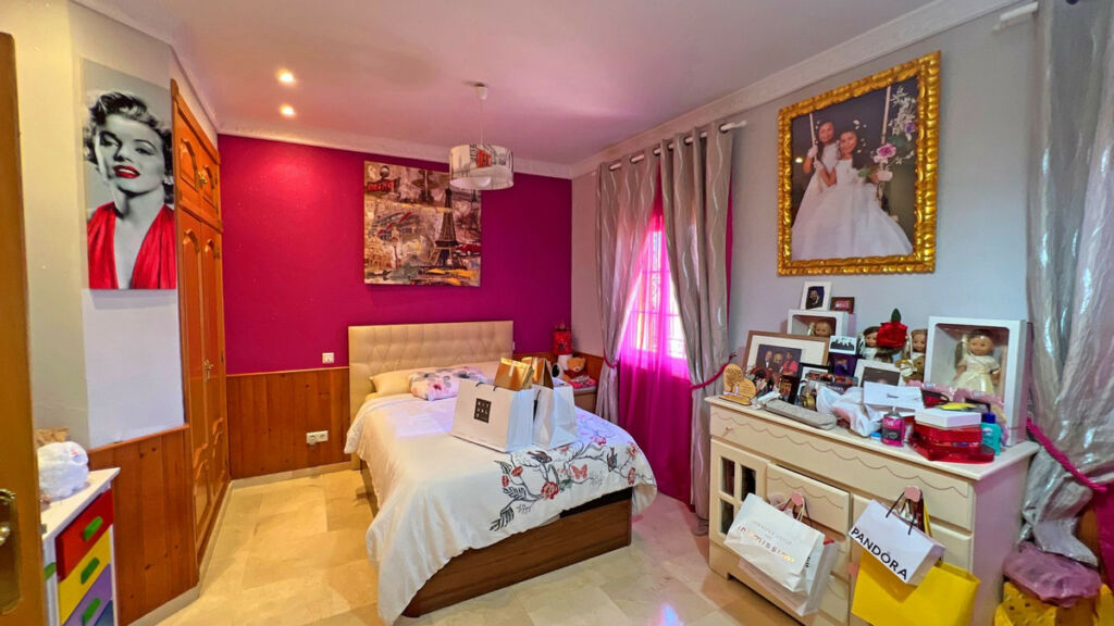 Detached Villa Reserva de Marbella Málaga - image 16