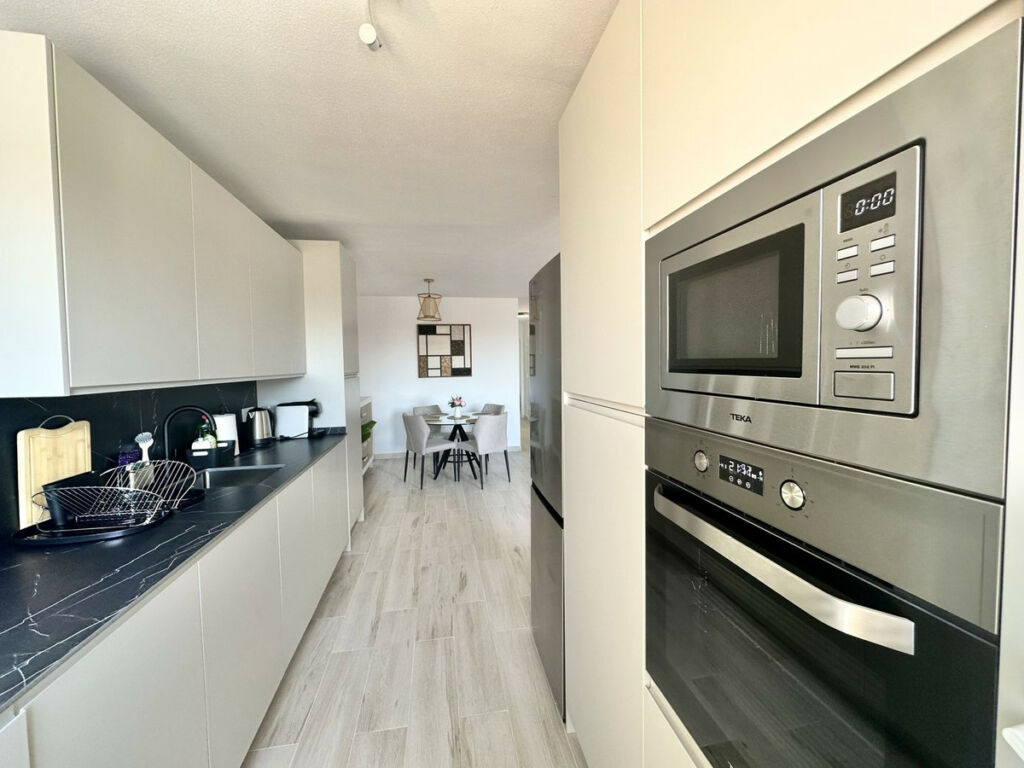 Middle Floor Apartment Calahonda Málaga - image 16