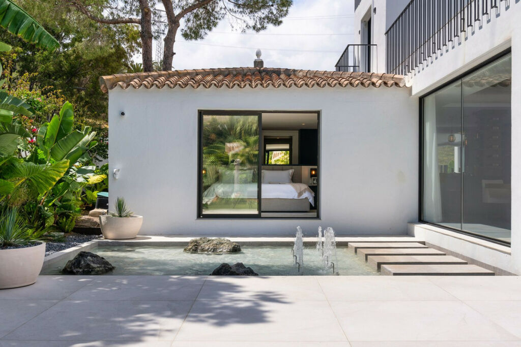 Detached Villa Marbella Málaga - image 17